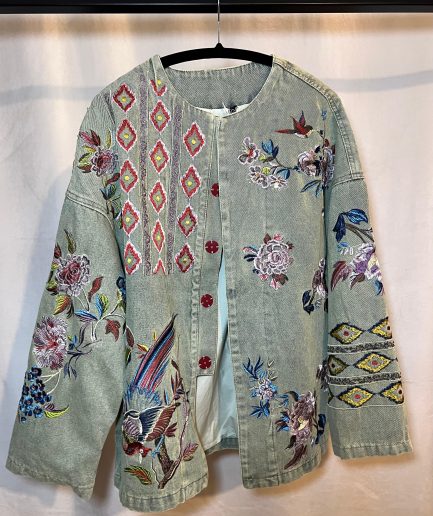 JACHETA JEANS CU BRODERIE